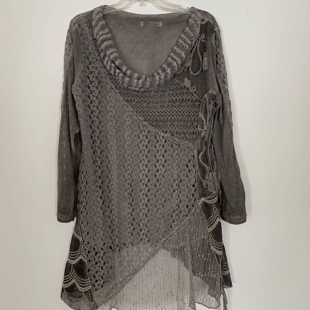 layered and quilted grey top